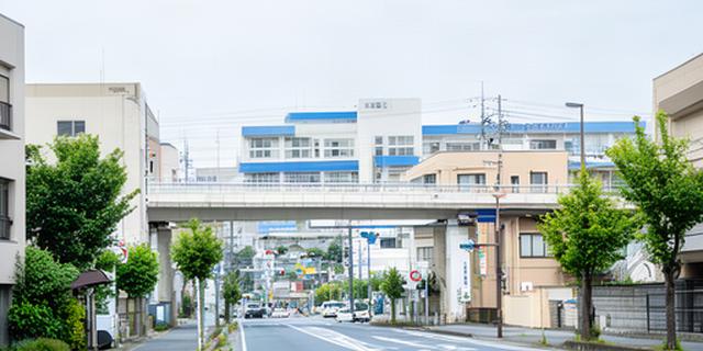 群馬県前橋市平成大橋周辺の道路と研修会場への案内風景